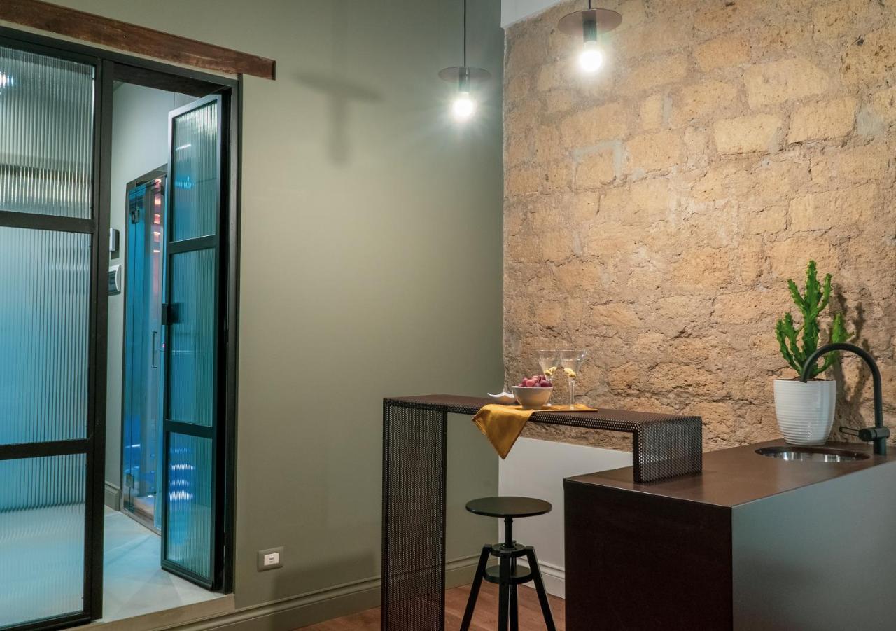 Artemisia Domus - Centro Storico Guest house