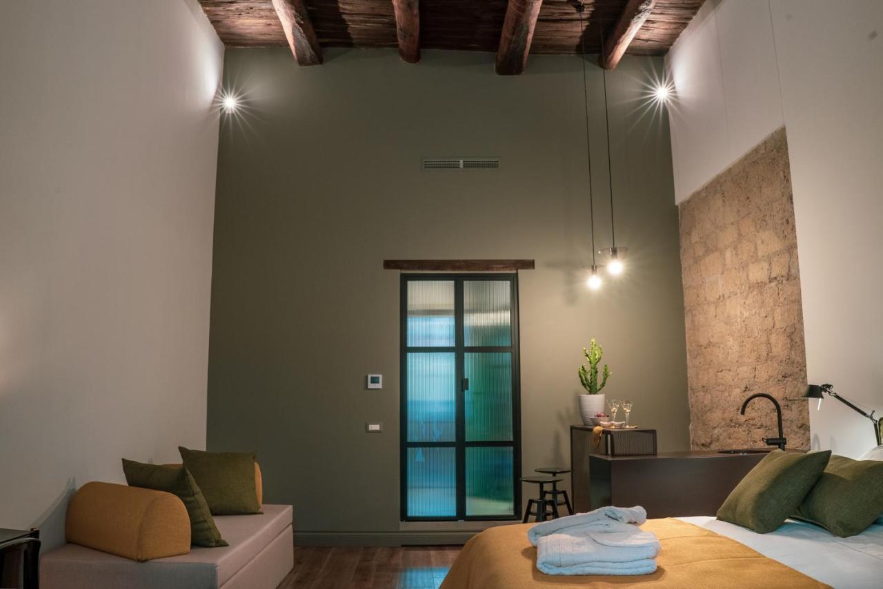 Artemisia Domus - Centro Storico Guest house